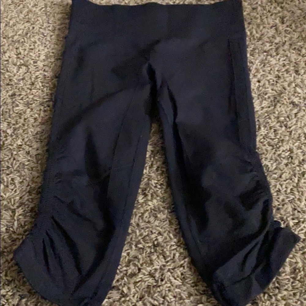 Lululemon cropped leggings size 6